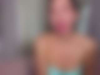 aliceqq's Live Sex Cam Show