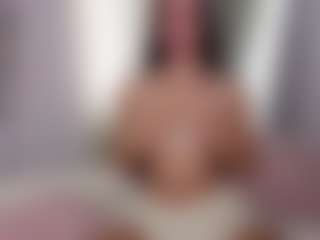 aliceqq's Live Sex Cam Show