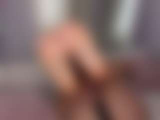 aliceqq's Live Sex Cam Show