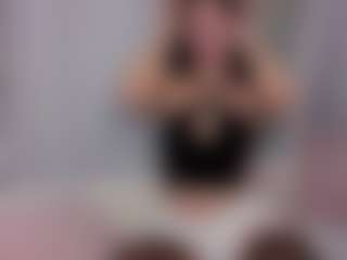 aliceqq's Live Sex Cam Show