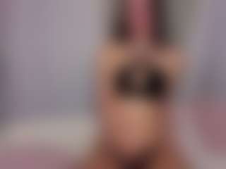 aliceqq's Live Sex Cam Show