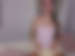 aliceqq's Live Sex Cam Show
