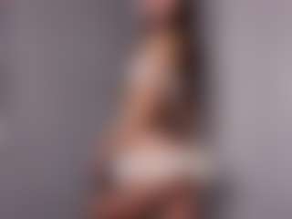 aliceqq's Live Sex Cam Show