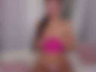 aliceqq's Live Sex Cam Show