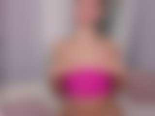 aliceqq's Live Sex Cam Show