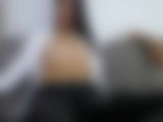 Live cam show with Ammybluee - Skinny on CamwithHer