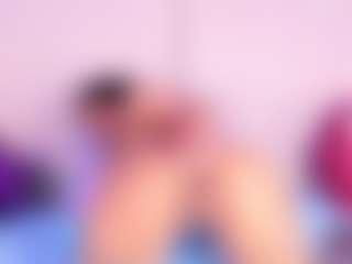 Live cam show with emmawilliams - College Latina on Dare Cams