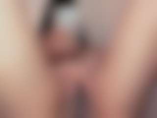 Live cam show with Vivian - Young Adult on xDating