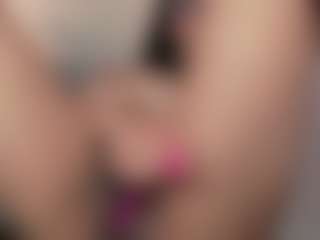 Live cam show with Vivian - Teen (18+) on CamwithHer