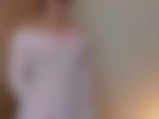 Live cam show with Vivian - Bedroom on SinfulBabes