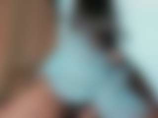 Live cam show with Vivian - Strip Teen (18+) on live18s.com