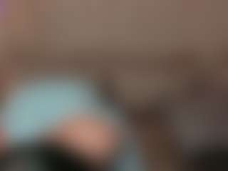 Live cam show with Vivian - College Teen (18+) on CamwithHer