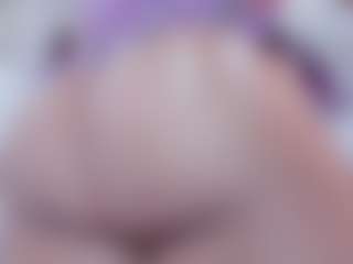 Live cam show with MADYROWAN - Colombia on CamSextacy