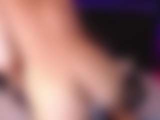 Live cam show with agatha-rodriguez - Cumshot on StripNow