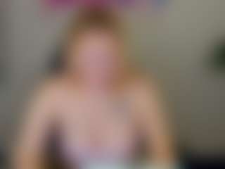 Live cam show with Anna - Body Massage on CamSextacy
