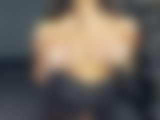 Live cam show with FionaMoore - Body Massage on Mixed Magazine Live
