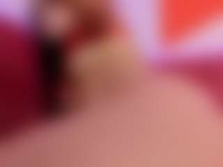 Live cam show with MajooGomez - Fingers on Camsoda