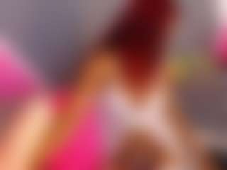 Live cam show with Agata-Grubisic - Petite on Milfs Live