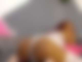 Live cam show with Agata-Grubisic - Bikini on Cam Slut