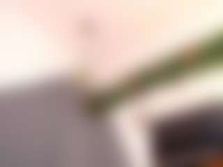 Live cam show with Agata-Grubisic - Petite on fuklive.com