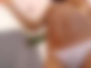 Live cam show with Agata-Grubisic - Ebony on CamSodaAdn