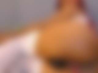 Live cam show with Agata-Grubisic - Brown Eyes on Latina Girls