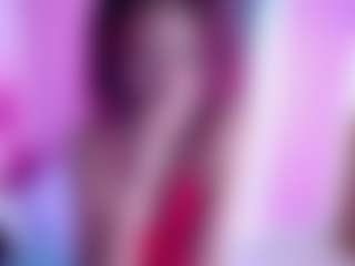 Live cam show with Agata-Grubisic - Ebony Petite on Camsoda
