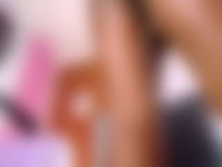 Live cam show with Agata-Grubisic - Black Petite on liverealitysex.com
