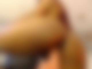 Live cam show with Agata-Grubisic - Asshole Toys on madthumbs