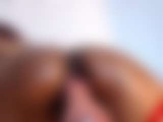 Live cam show with Agata-Grubisic - Petite on madthumbs
