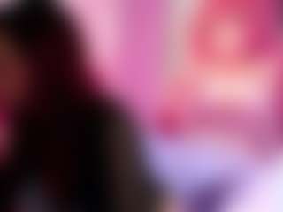 Live cam show with Agata-Grubisic - Ebony Petite on Camsoda