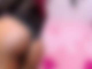 Live cam show with Agata-Grubisic - Ebony Petite on Camsoda