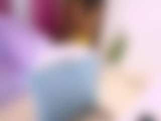 Live cam show with Agata-Grubisic - Ebony Petite on Camsoda