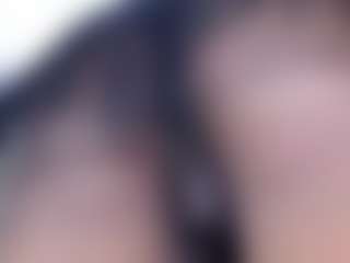 Live cam show with Agata-Grubisic - Cumslut on CamClone
