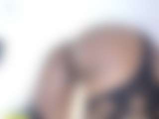 Live cam show with Agata-Grubisic - Ebony Shaved Pussy on Camming Site