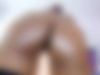 Live cam show with Agata-Grubisic - Red Hair Shaved Pussy on Dare Cams