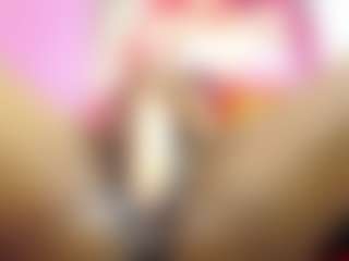 Live cam show with Agata-Grubisic - Petite on Camsoda