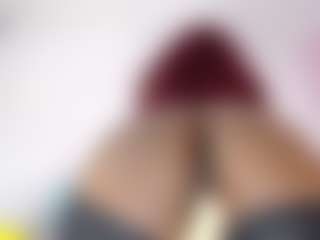 Live cam show with Agata-Grubisic - Black Petite on Camsoda