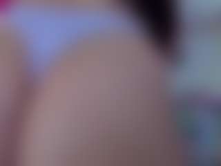 Live cam show with Vivibambi - Blonde Hair on livesuperchat.net