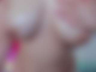 Live cam show with Vivibambi - Smoking on fapnchat