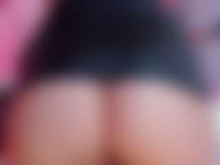 Live-camshow met Vivibambi - Big Tits Small Tits op Camsoda