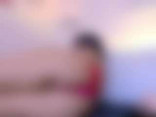 cutepetitee MILF webcam performer live streaming