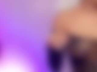 Live cam show with cutepetitee - College Mature on Livezox