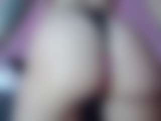 Live cam show with Queen Lola XXX - Athletic Brown Eyes on Strip Flash - Live Sex Shows