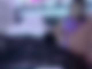 Live cam show with Queen Lola XXX - Small Tits on SmokeAndPoke