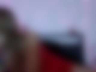 Live cam show with Queen Lola XXX - Athletic Young Adult on Camsoda