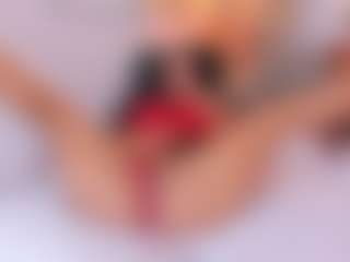 Live cam show with LauraCarther - Young Adult on StripNow