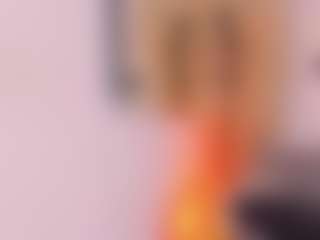 Live cam show with LauraCarther - Petite on Camsoda