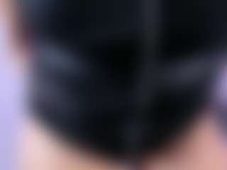 Live cam show with LauraCarther - Petite on Milfs Live