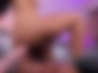 Live cam show with LauraCarther - Big Tits Small Tits on Dolls Live